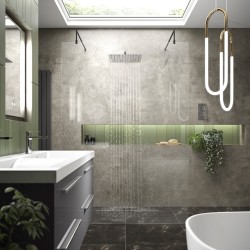 900mm x 1950mm Wetroom Screen with Black Support Bars and Feet - Insitu